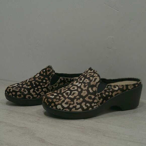 Sereniti Luxe Tundra Calf Hair Comfort Slip Resistant Clog | Mule Size 6 - Picture 3 of 14